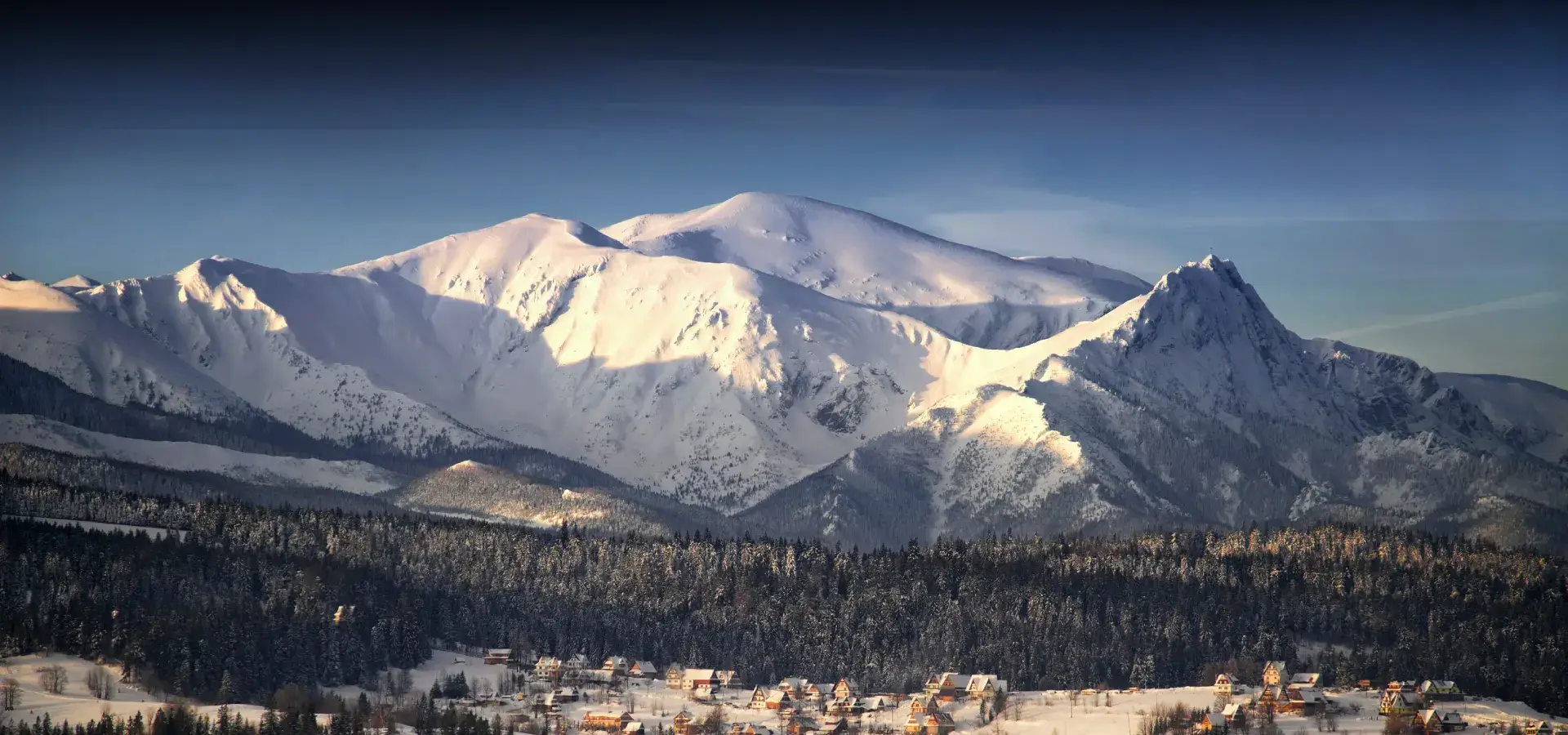 Peisaj de iarnă în jurul Montenero Resort&SPA